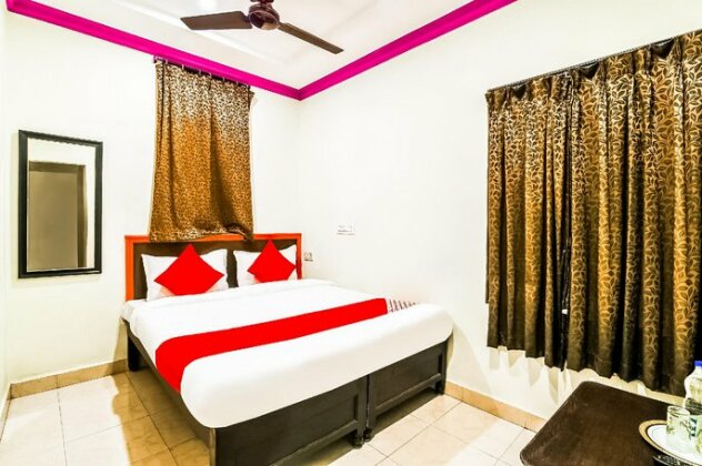 OYO 37872 Gk Residency - Photo2