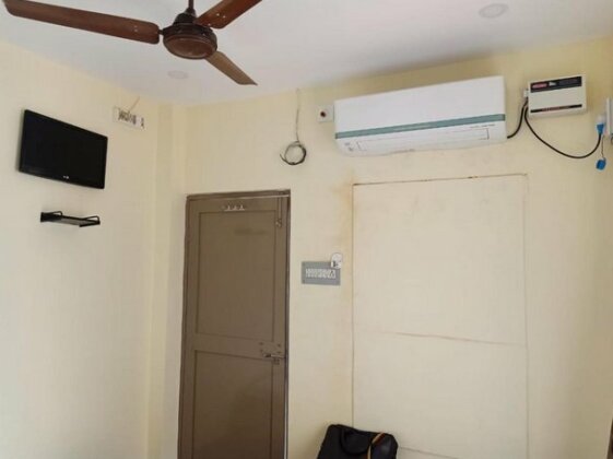 Rajesh Rest Home - Photo4