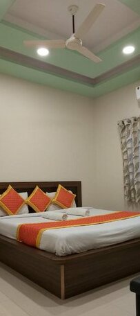 Hotel Radhika Inn - Photo4