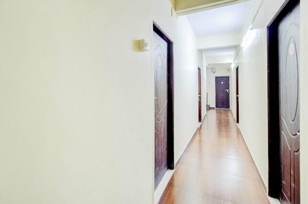 SPOT ON 67463 Shiv Residency - Photo3