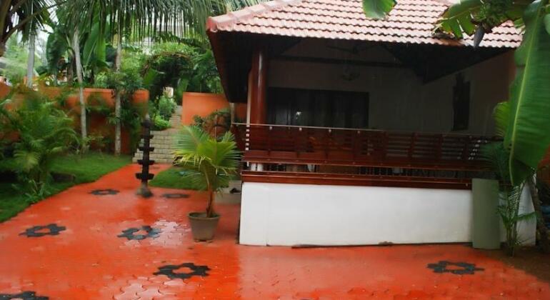 Chakra Ayurvedic Resort - Photo2
