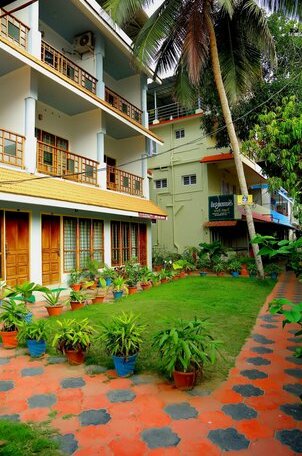 Sumangali tourist home - Photo3