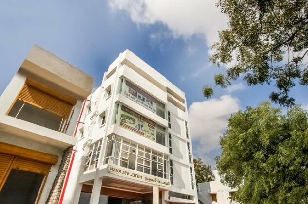 CAPITAL O71132 Hotel Velavan
