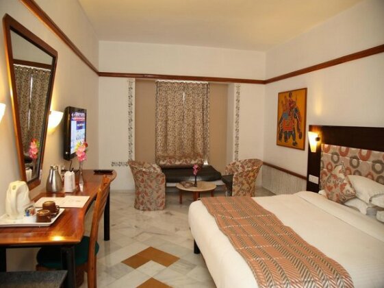 Hotel Paras Mahal - Photo4