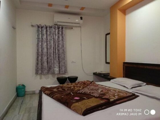 Hotel Surbhi Palace Udaipur - Photo2