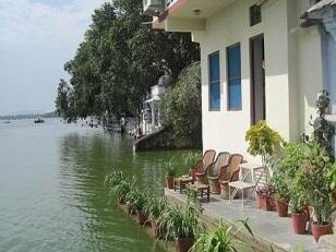 Jheel Paying Guest House