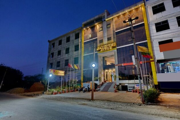 OYO 9555 Hotel Imperial Udaipur