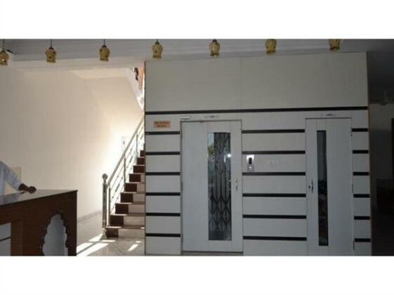 Vista Rooms at Lakhawali - Photo2