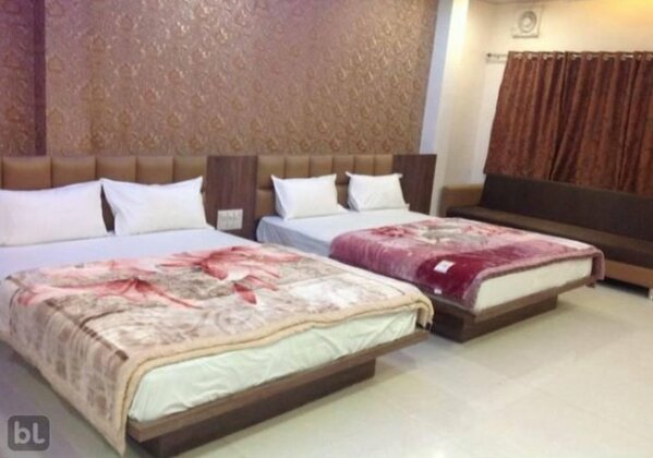 Hotel Naman Palace - Photo4