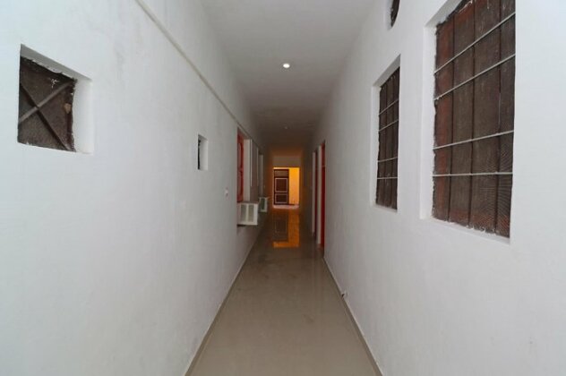 SPOT ON 37270 apna niwas - Photo3