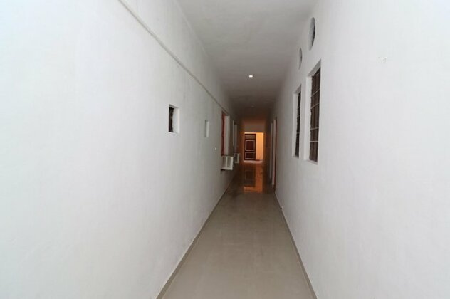 SPOT ON 37270 apna niwas - Photo4