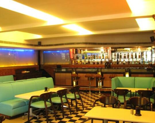 Hotel Status Club - Photo2