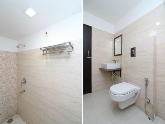 OYO 23722 Hotel Avaa Continental - Photo4