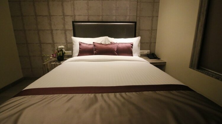 7 Apple Hotel Vadodara - Photo5