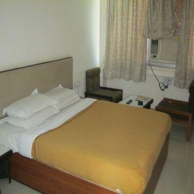 Hotel Gaurav Vadodara - Photo2