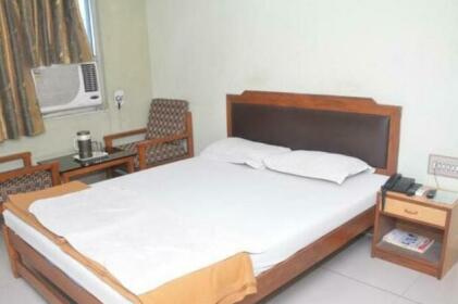 Hotel Hilltop Vadodara