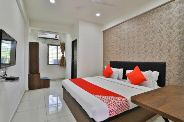 OYO 30540 Hotel Infinity - Photo3