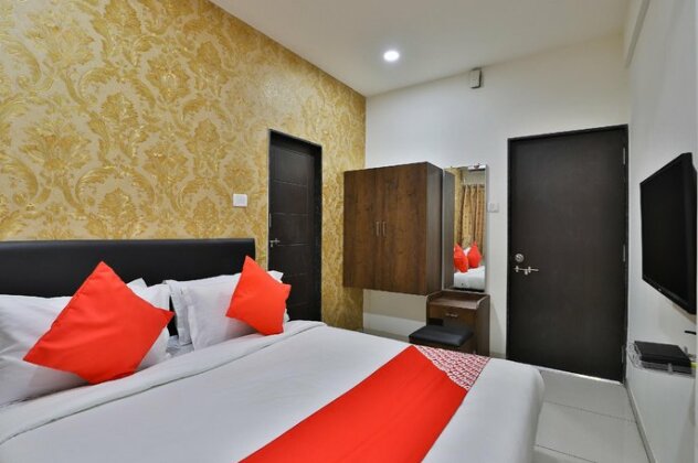 OYO 30540 Hotel Infinity - Photo4