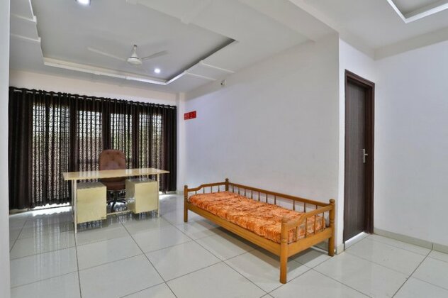 Photo 3