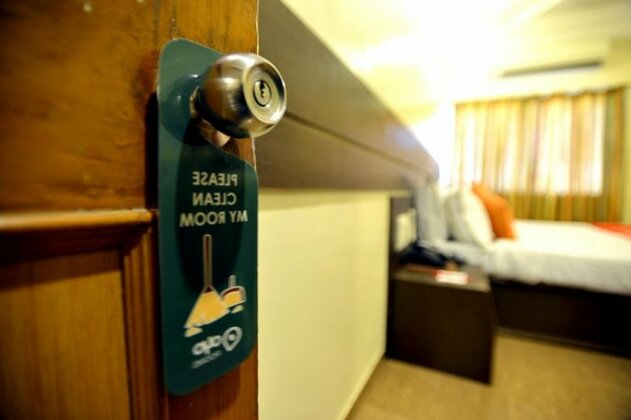 OYO Rooms Commerce Centre Sayajigunj - Photo2