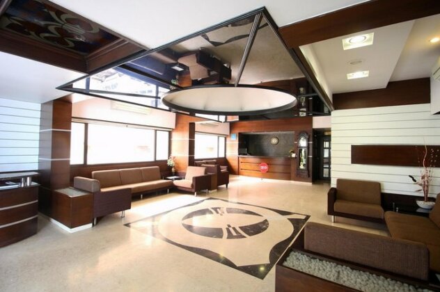 OYO Rooms RC Dutt Road - Photo2