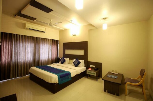 OYO Rooms RC Dutt Road - Photo4