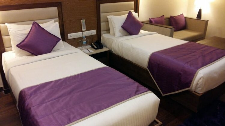 Pride Biznotel Vadodara - Photo5