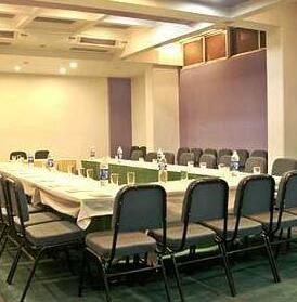 Raajpath Hotel Vadodara - Photo5