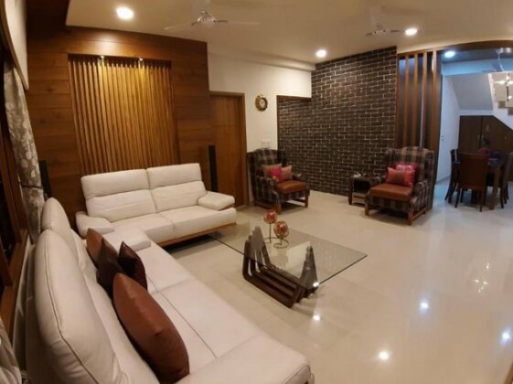 The Penthouze - Photo2
