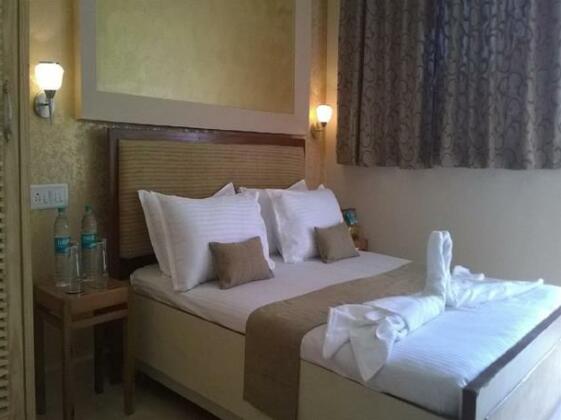 Aaron Comfort Hotel - Photo2