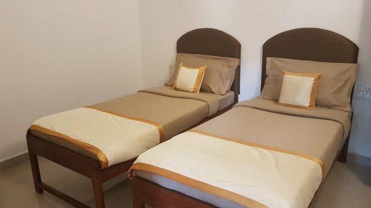 Hill Top Goa Lodge - Photo3