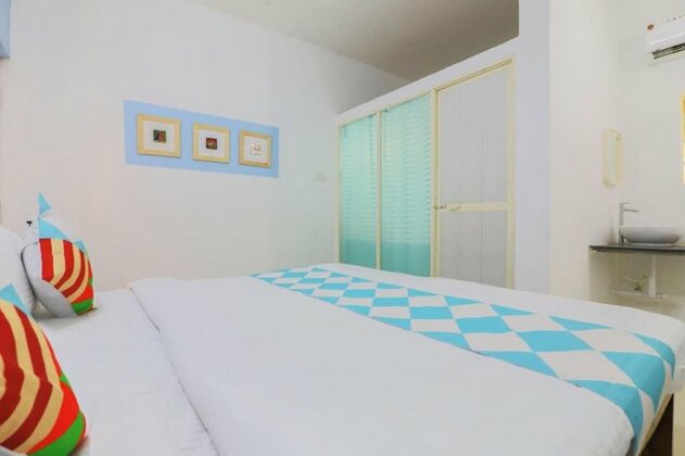OYO 23310 Designer - Photo4
