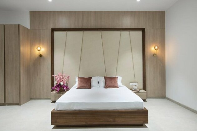 Regal Banquets & Rooms - Photo4
