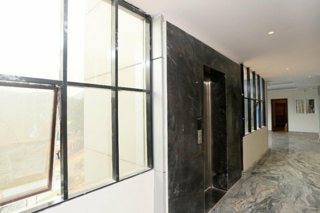 OYO 23318 West Gate Inn & Suites - Photo4