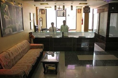 Hotel Dwarkesh & Guest House - Photo3