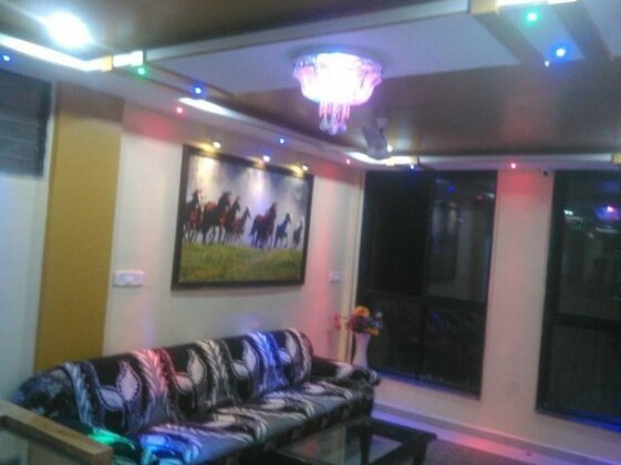 Hotel Dwarkesh Inn - Photo2