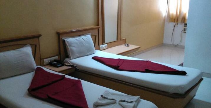 Hotel Jay International - Photo2