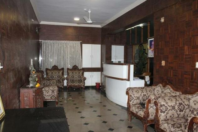 Hotel Royale Inn - Photo2