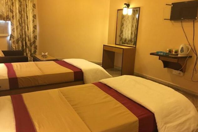 Hotel Woodlands - Photo3