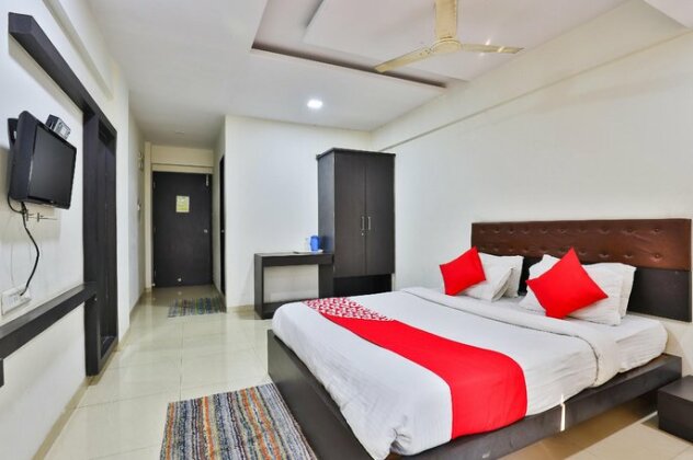 OYO 24135 Hotel Anand Inn - Photo2