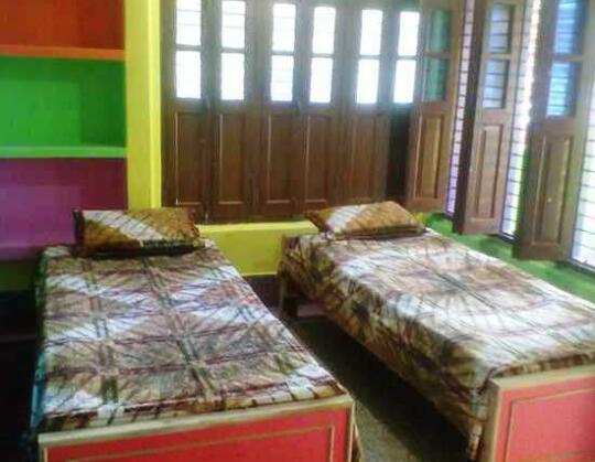 Azure Family Paying Guest House - Photo4