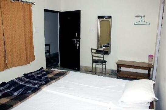 Hotel Arya Varanasi - Photo4