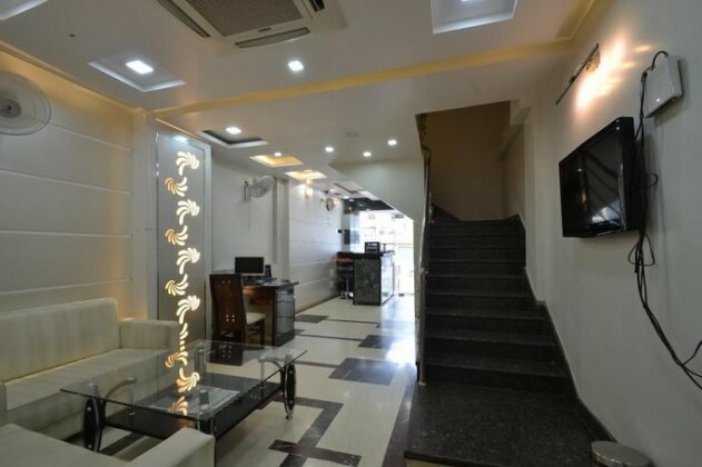 Hotel Central Residency - Photo3