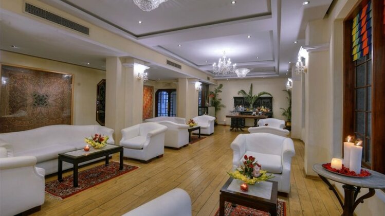 Hotel Clarks Varanasi - Photo4