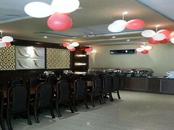 Hotel Grand Continental - Photo4