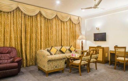 Hotel Meraden Grand - Photo3