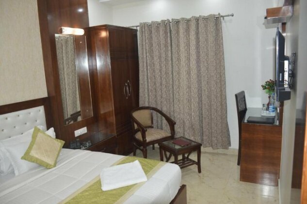 Hotel Midcity Varanasi - Photo3