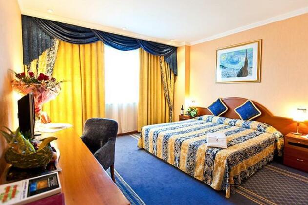 Hotel River Palace - Photo4