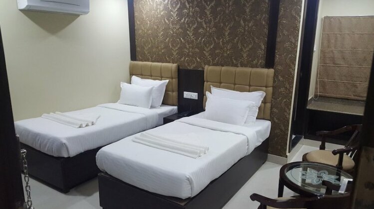Hotel S L E Residency - Photo5