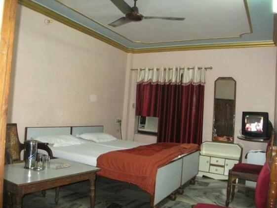 Hotel Saraswati Varanasi - Photo4